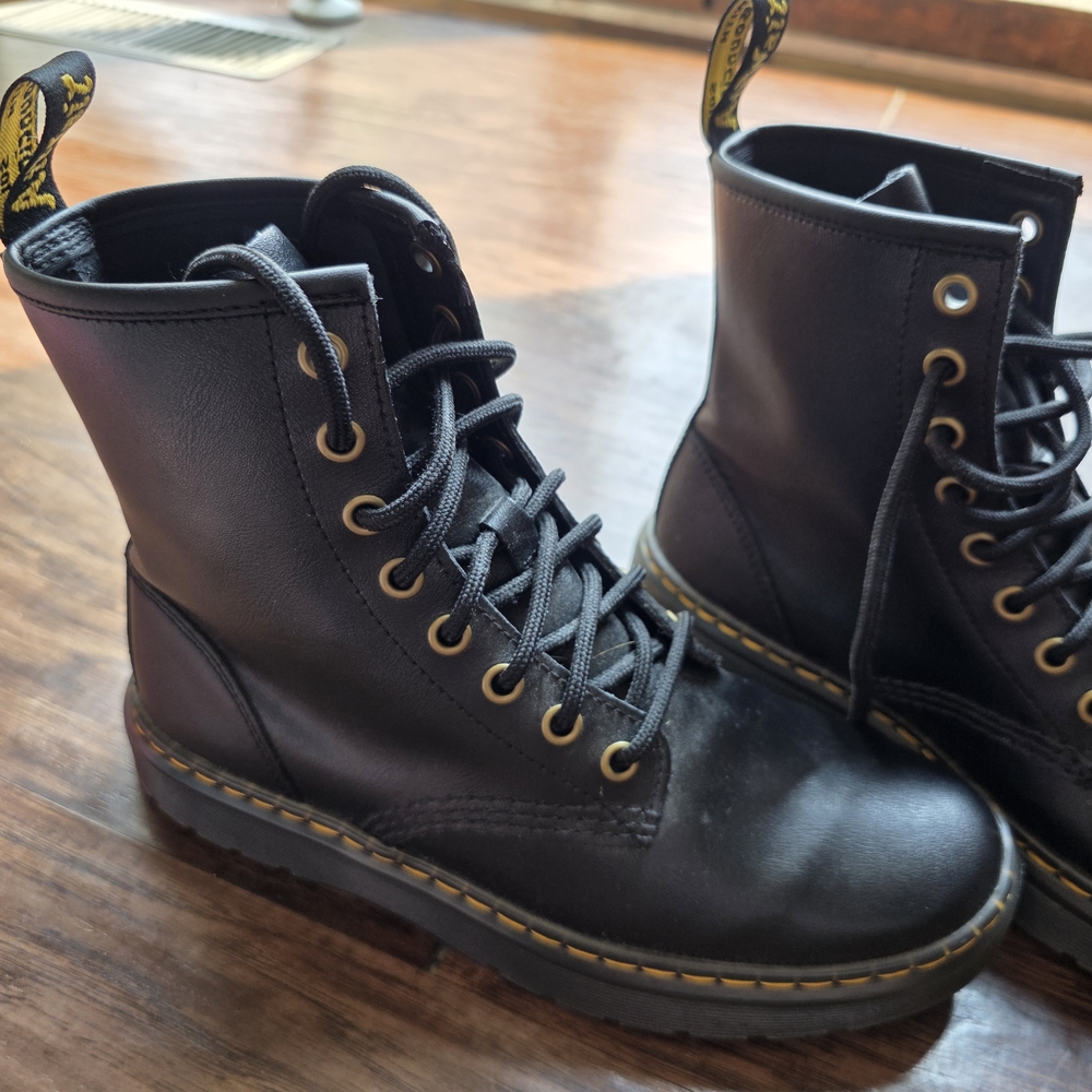 Dr. Martens‎ Zavala Leather Combat Boots Women’s 7 NWOT